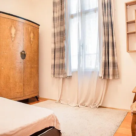 Big In Center - 2 Bd - Fireplace Διαμέρισμα *