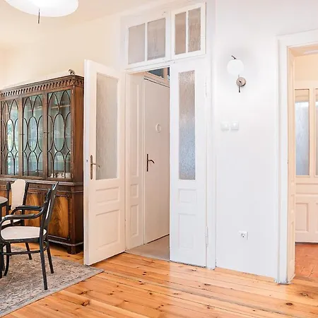 Big In Center - 2 Bd - Fireplace 소피아
