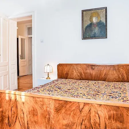 Big In Center - 2 Bd - Fireplace * Sofía