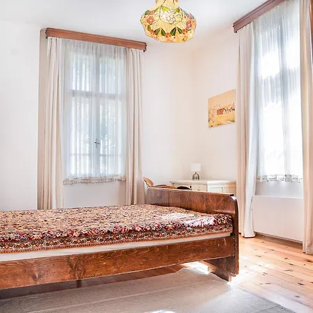 Big In Center - 2 Bd - Fireplace Szófia