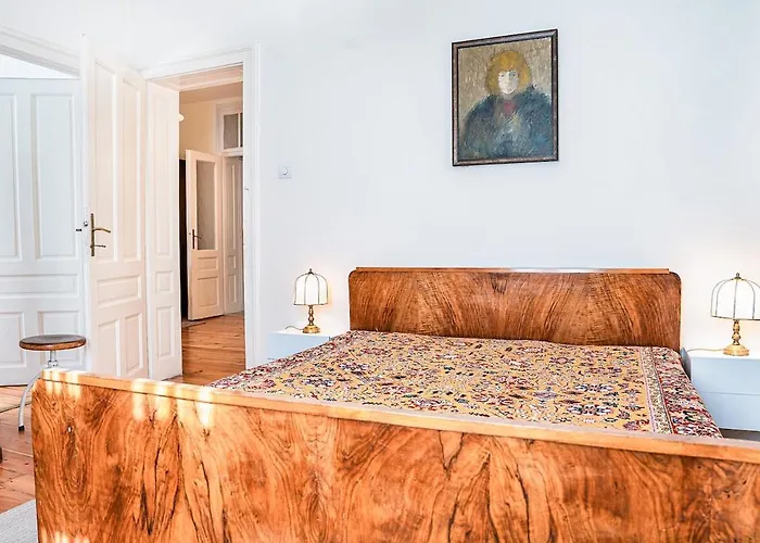 Big In Center - 2 Bd - Fireplace * Sofia